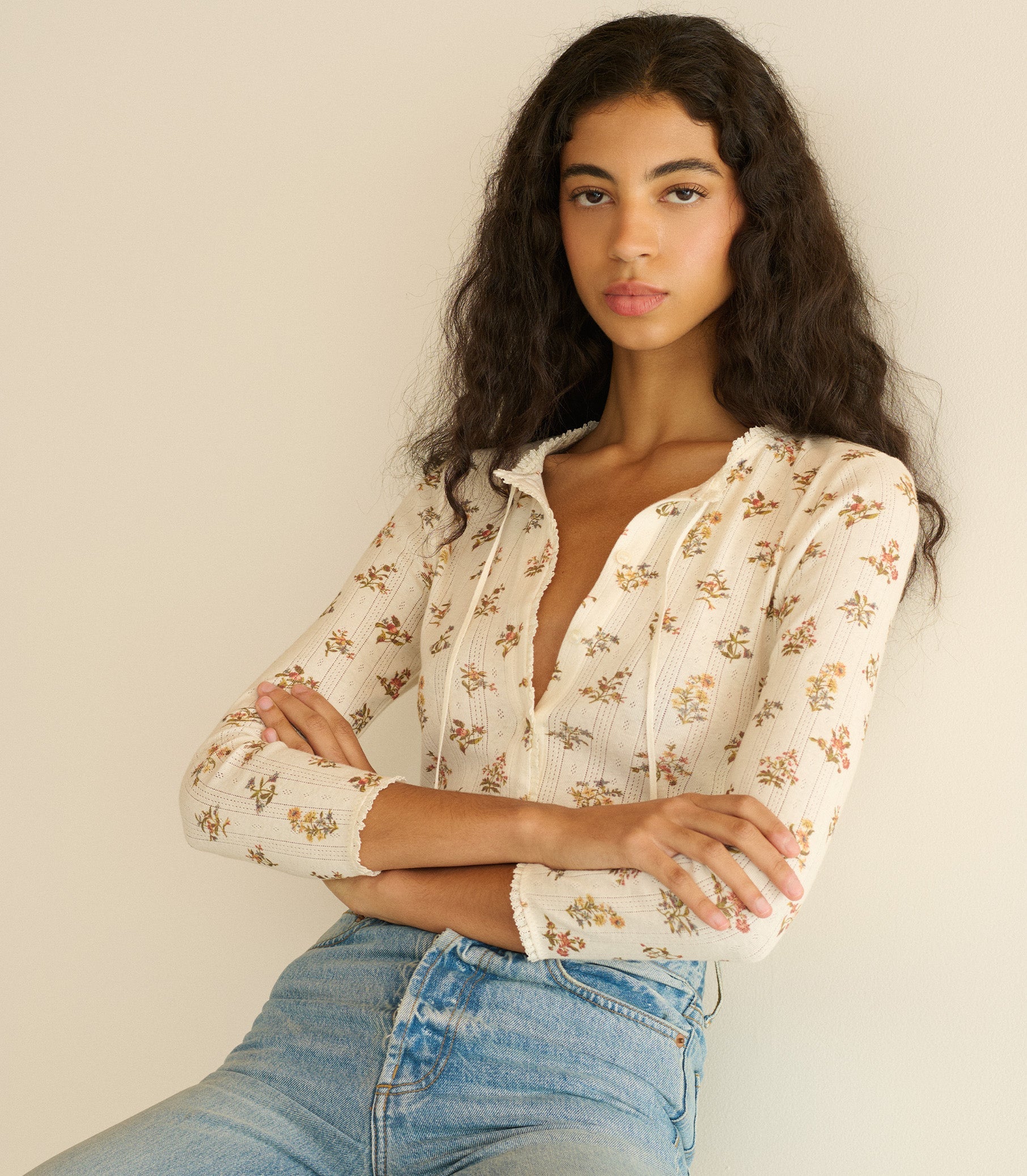 ALEXANDRIA TEE -- CRÈME PETIT PALAIS