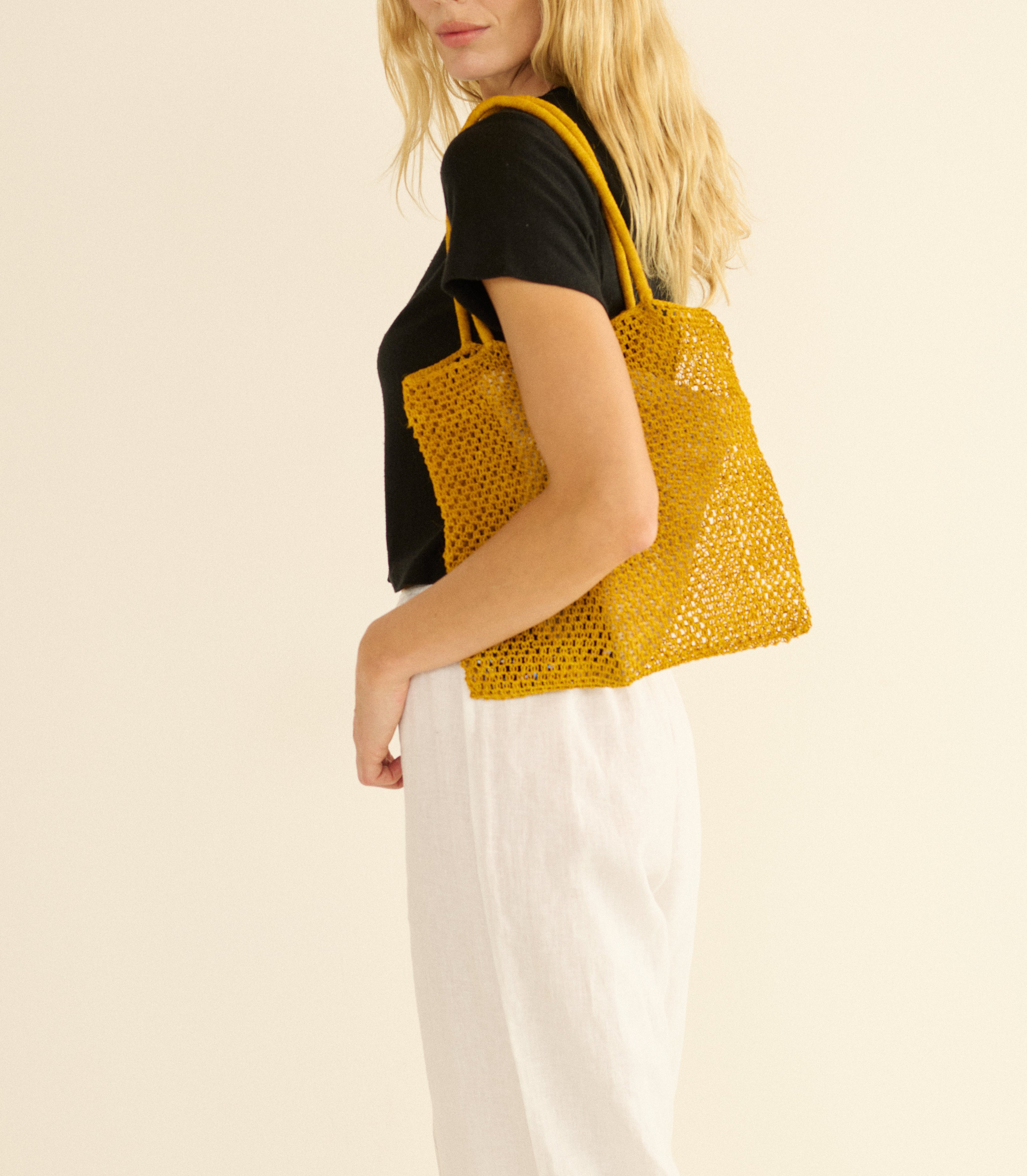 GRANDE MARION TOTE -- MUSTARD CHAMBIRA