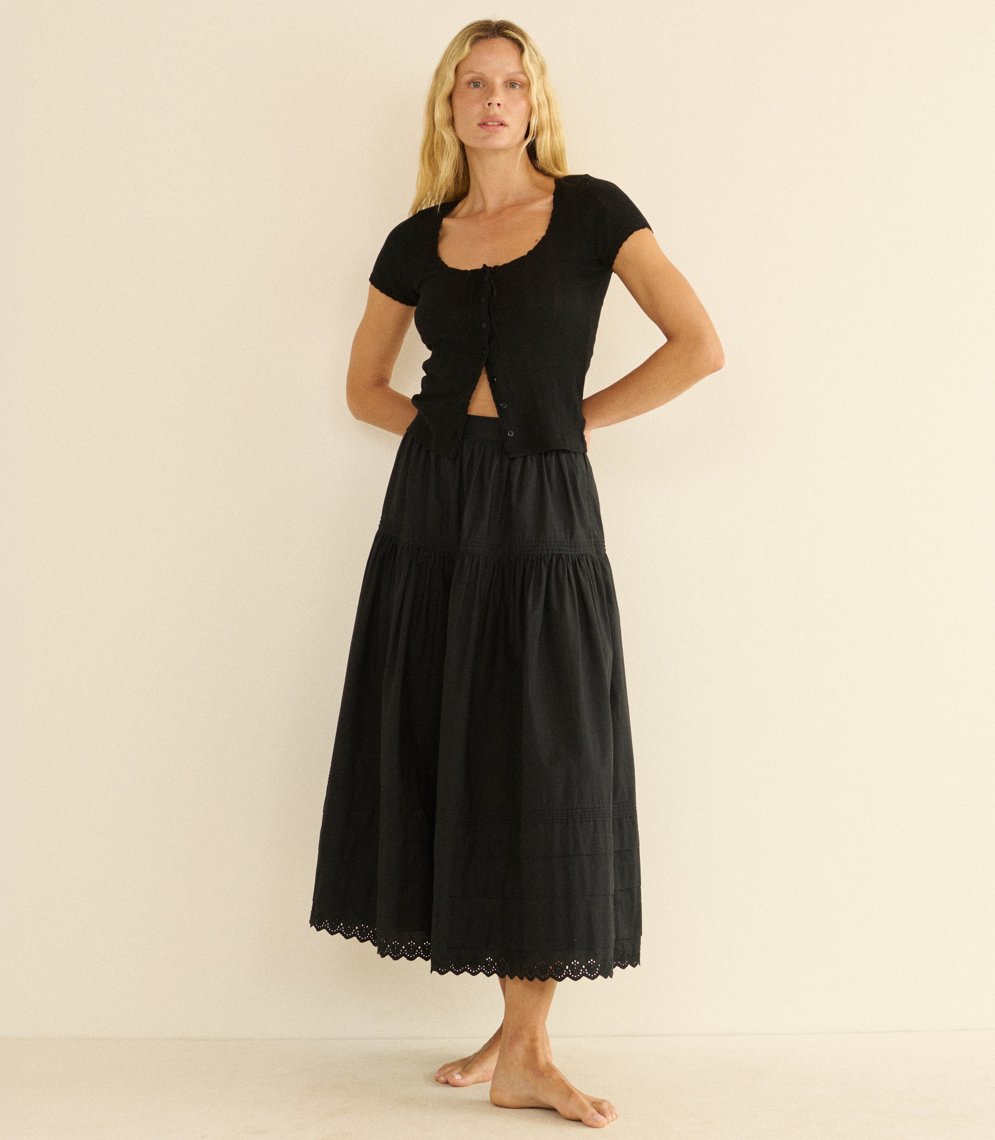 LARA TEE -- BLACK