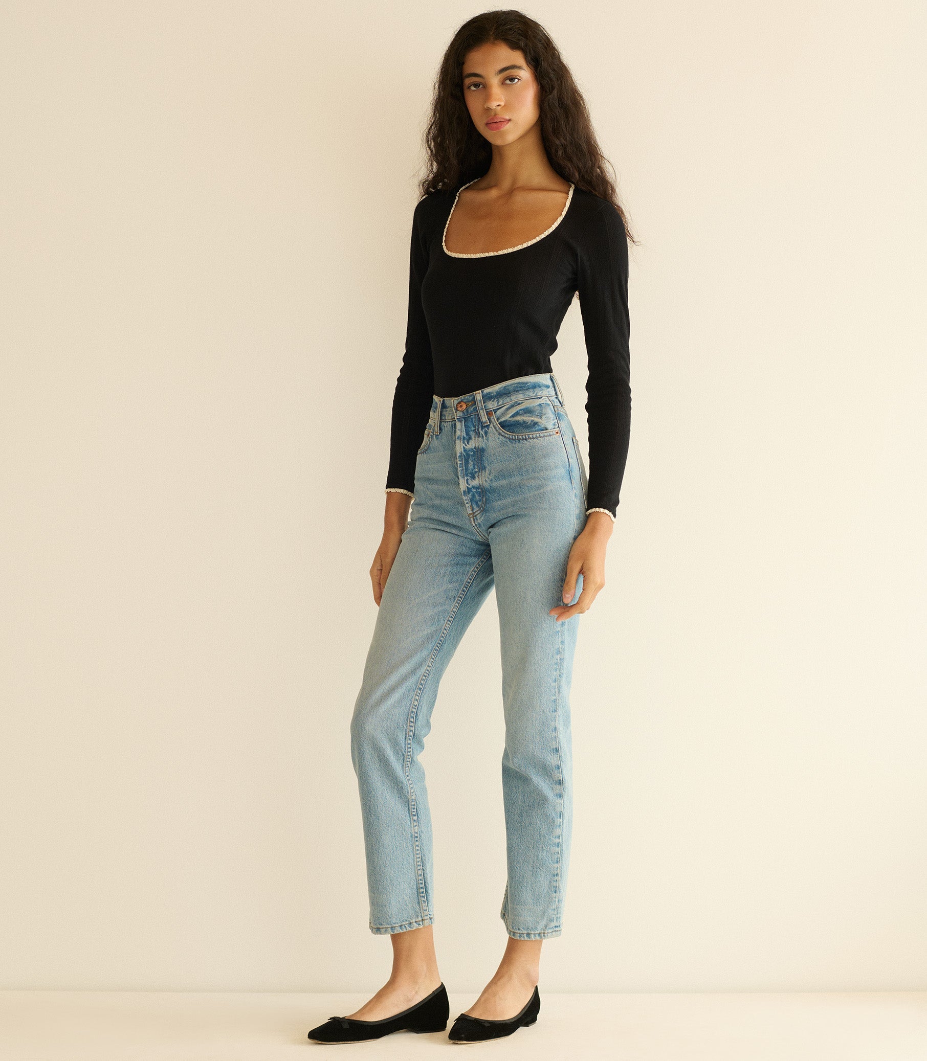 ROMY TEE -- BLACK
