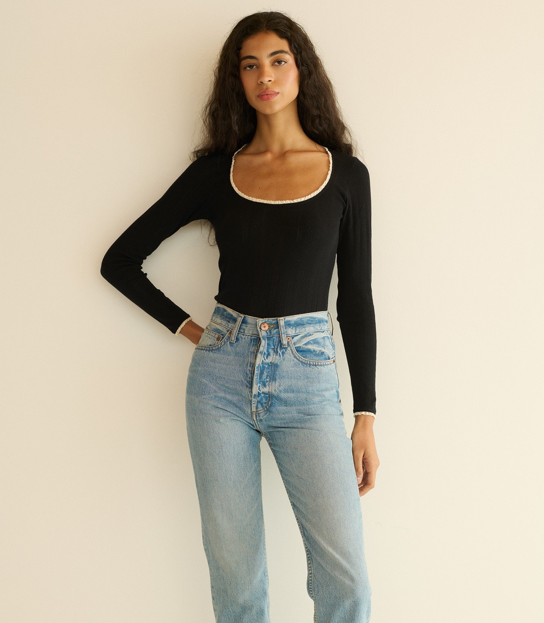 ROMY TEE -- BLACK