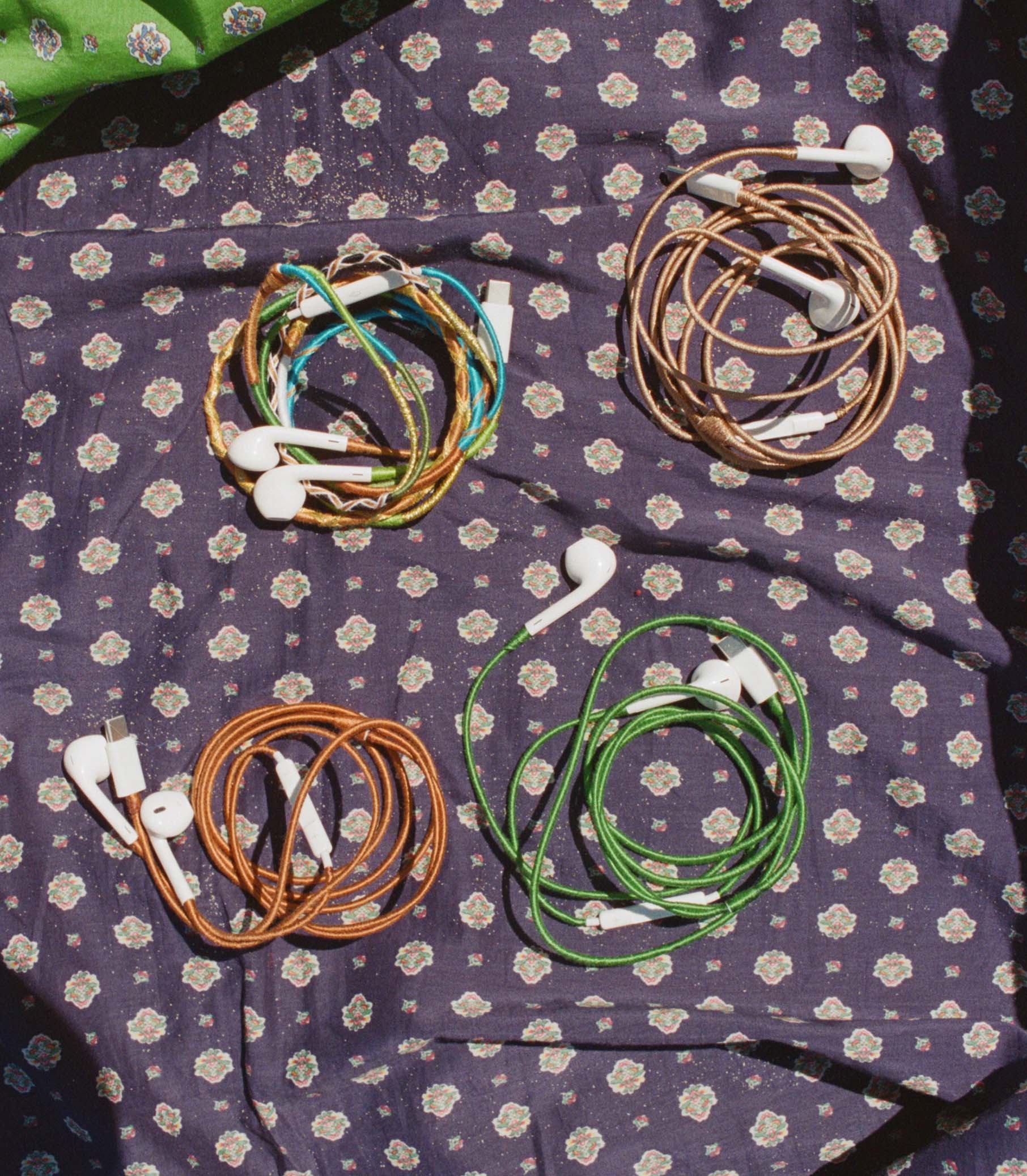LE POM POM & DÔEN HEADPHONES -- COCONUT